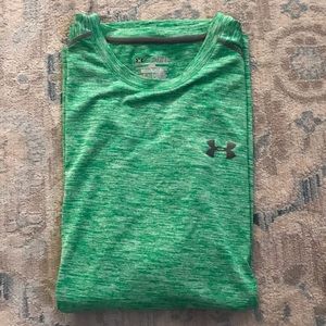 Dry fit Under Armour men’s shirt
